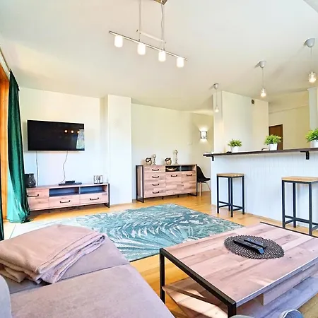 Everysky - Okrzei 1b Apartment *